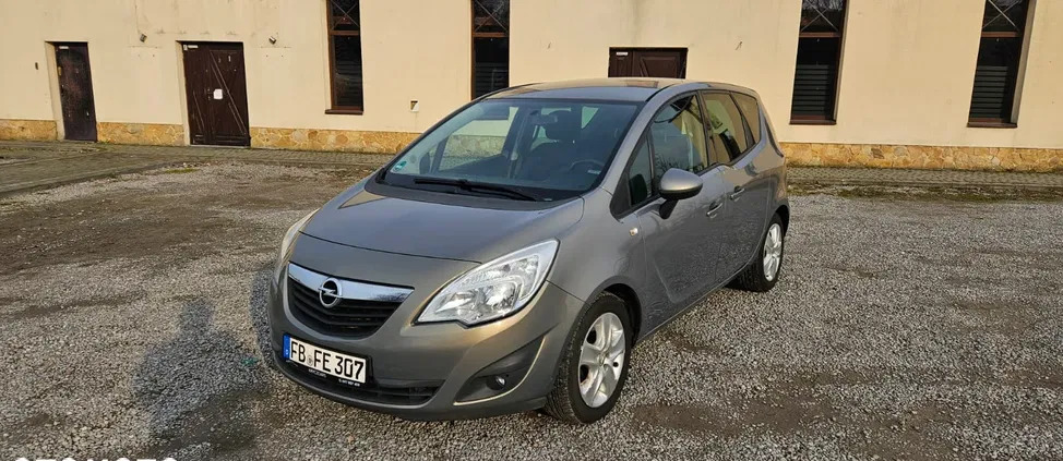 opel meriva Opel Meriva cena 19900 przebieg: 207000, rok produkcji 2011 z Ryki